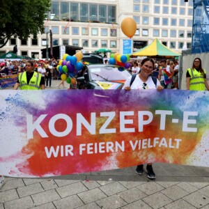 Konzept-e Banner auf dem CSD 2024.