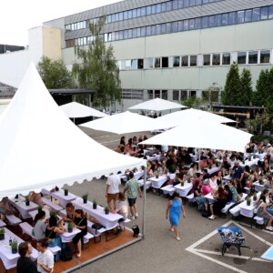 Vogelperspektive bei der Abendveranstaltung des element-i Sommerfests